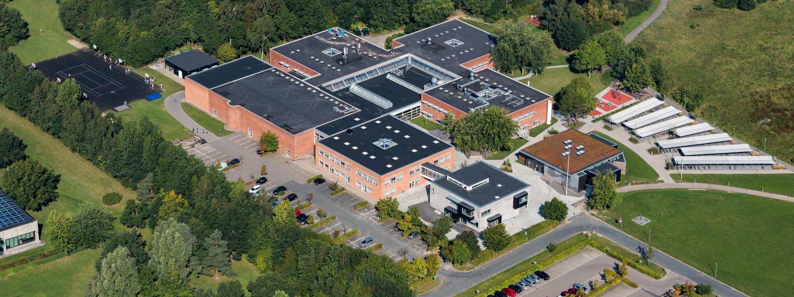 Luftfoto af Borupgaard Gymnasium